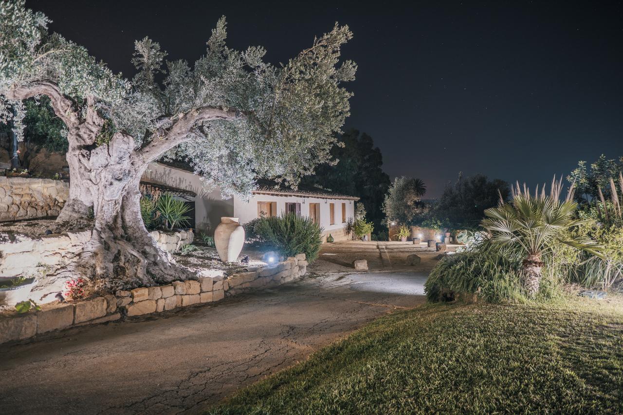 Villa La Lumia B&B Suites&Apartments Agrigento Esterno foto